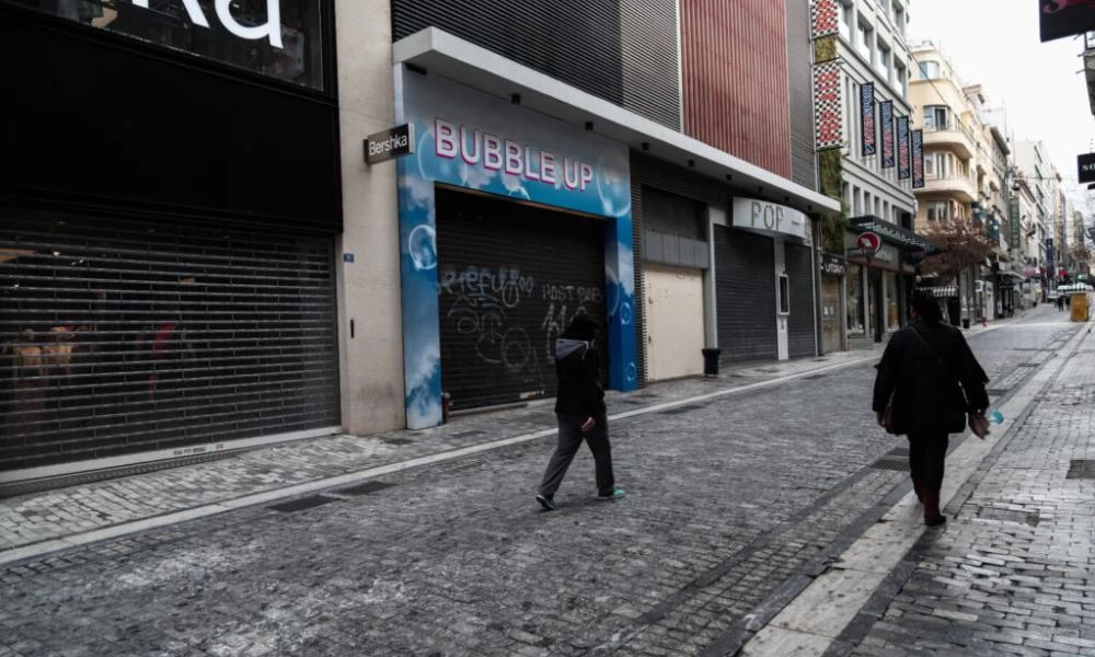 Κοντοζυγώνει το ολικό lockdown στην Αττική - Οι εισηγήσεις των ειδικών